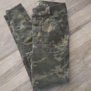 American Eagle Outfitters Camouflage Hi-Rise Jegging